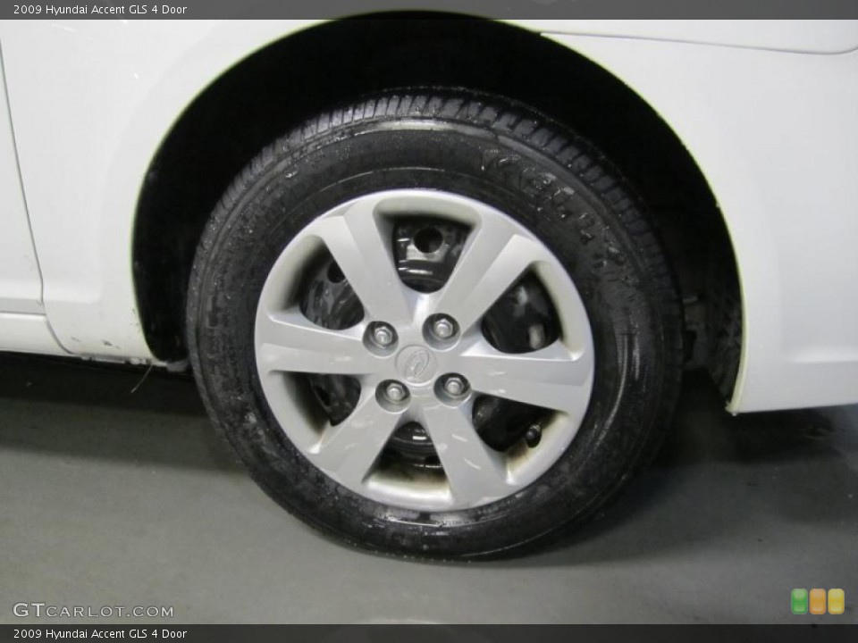 2009 Hyundai Accent GLS 4 Door Wheel and Tire Photo #39613537