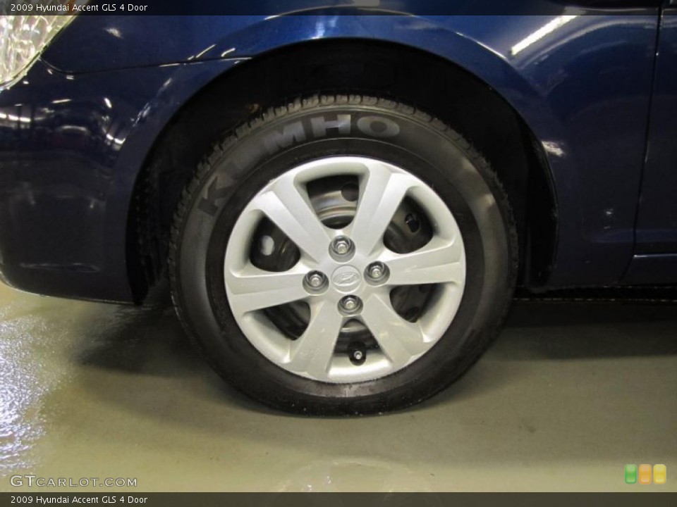 2009 Hyundai Accent GLS 4 Door Wheel and Tire Photo #39613845