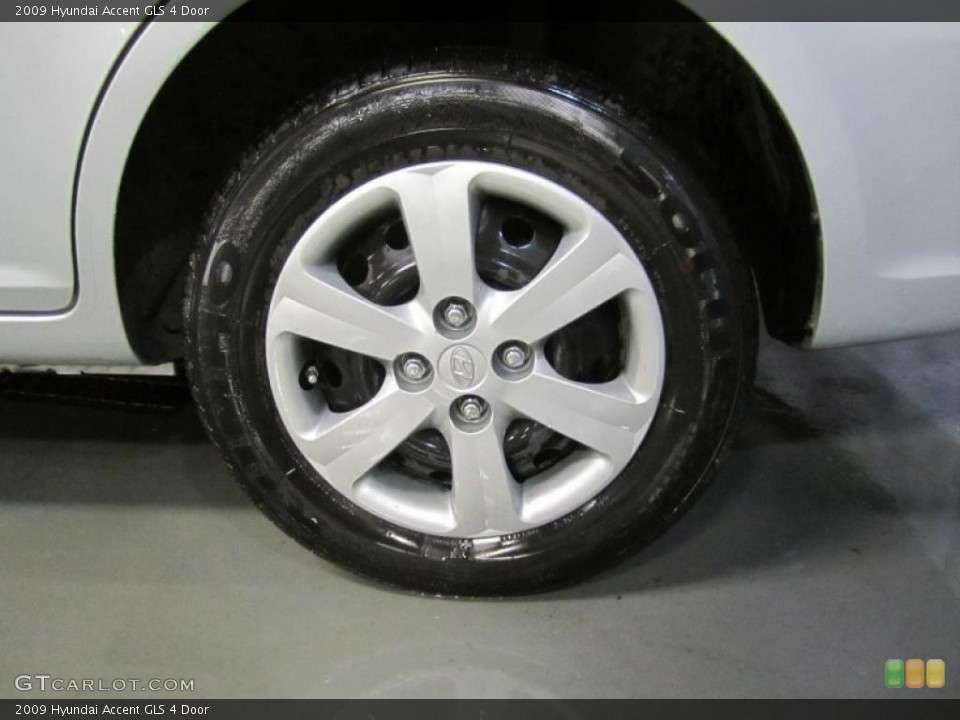 2009 Hyundai Accent GLS 4 Door Wheel and Tire Photo #39614317