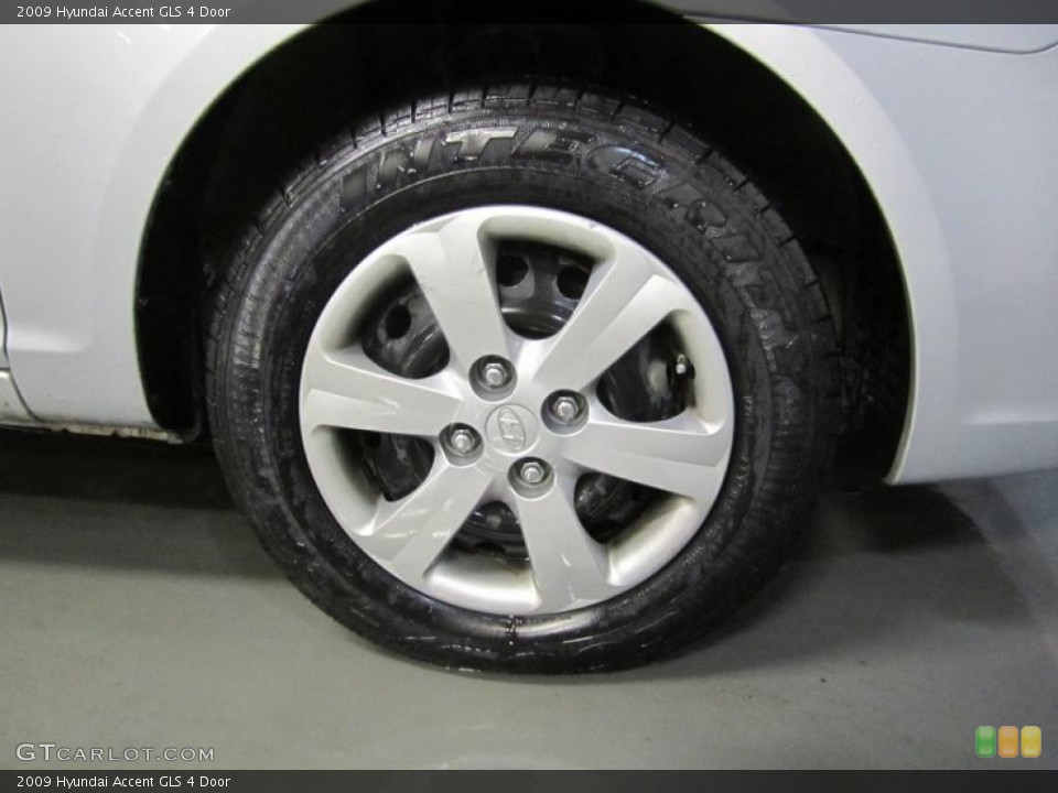 2009 Hyundai Accent GLS 4 Door Wheel and Tire Photo #39614461