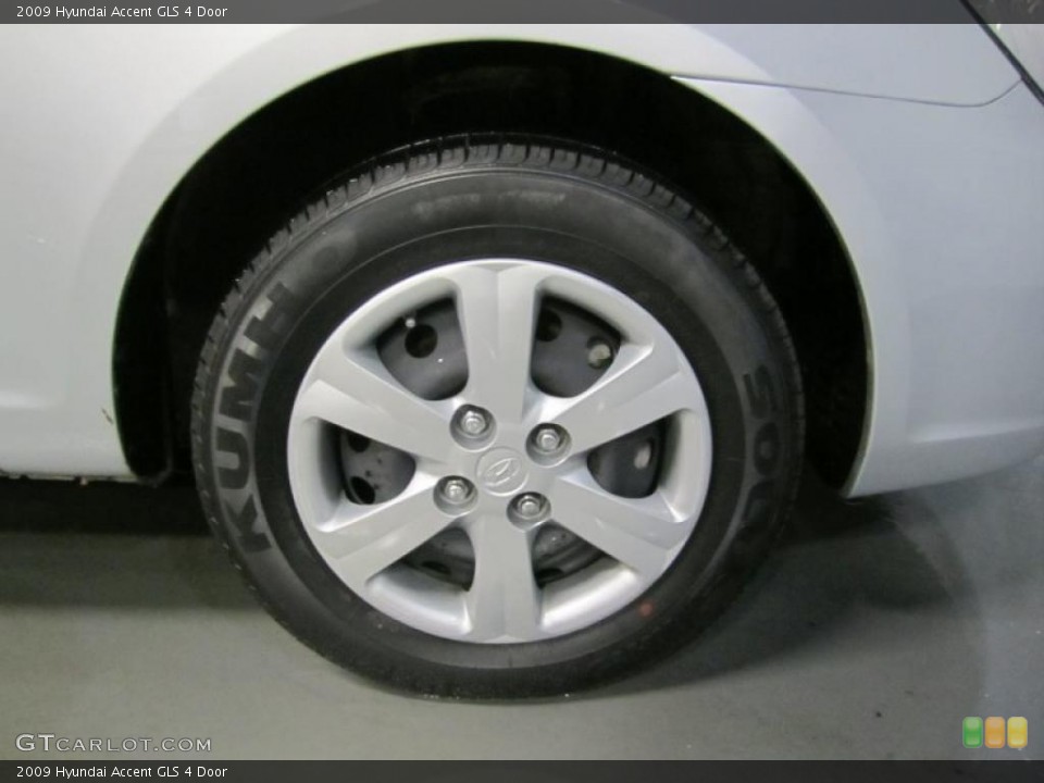2009 Hyundai Accent GLS 4 Door Wheel and Tire Photo #39614905