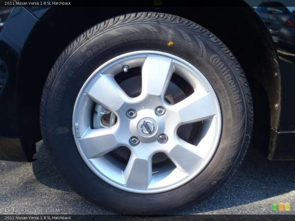 2011 Nissan Versa 1.8 SL Hatchback Wheel and Tire Photo #39667675