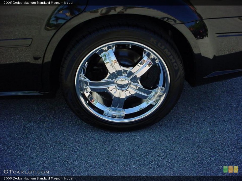 2006 Dodge Magnum Custom Wheel and Tire Photo #39670599