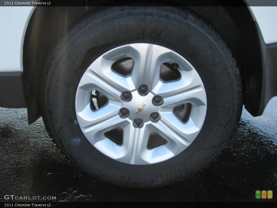 2011 Chevrolet Traverse LS Wheel and Tire Photo #39708407