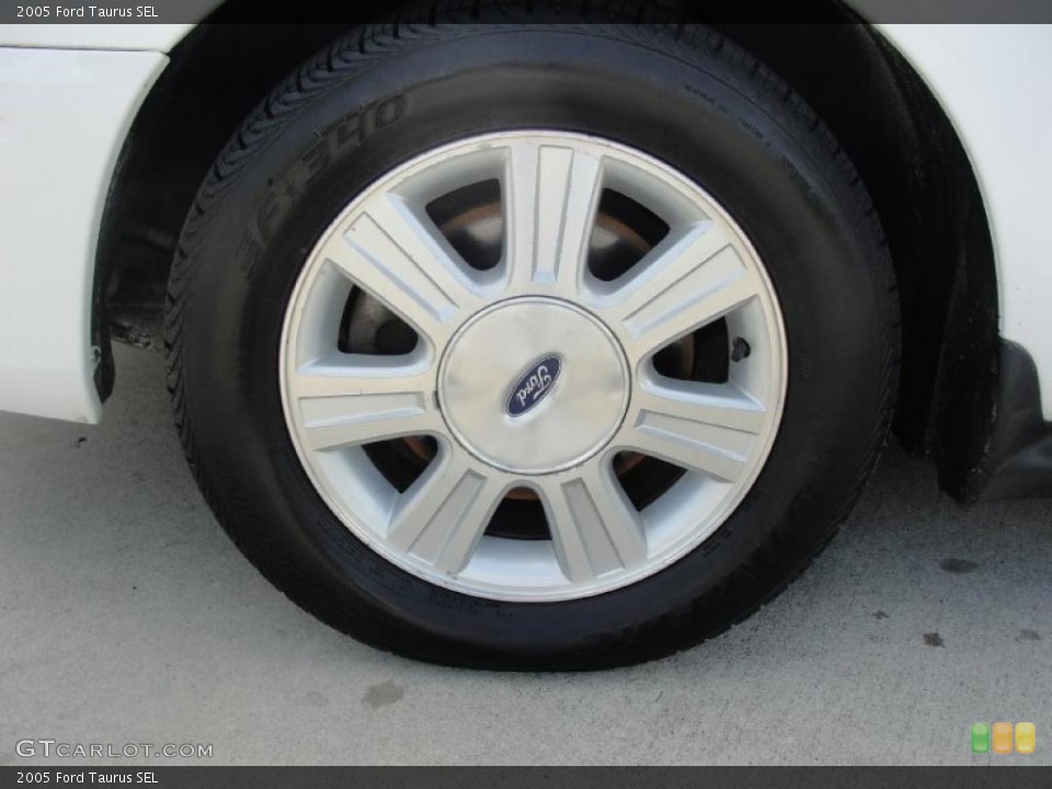 2005 Ford Taurus SEL Wheel and Tire Photo #39731407