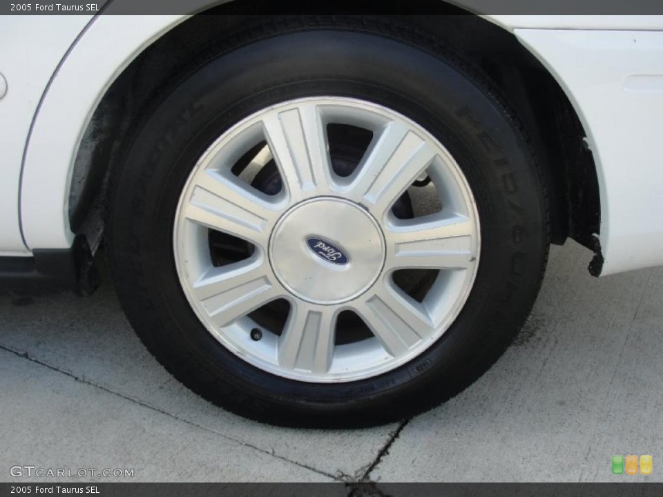 2005 Ford Taurus SEL Wheel and Tire Photo #39731427