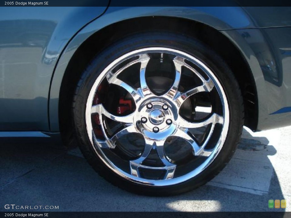 2005 Dodge Magnum Custom Wheel and Tire Photo #39731507