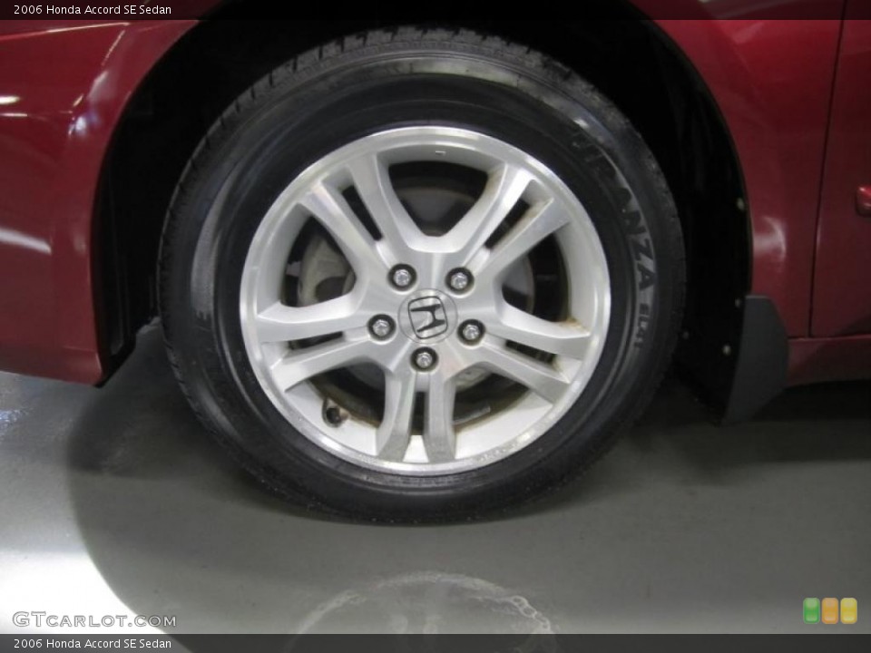 2006 Honda Accord SE Sedan Wheel and Tire Photo #39746254