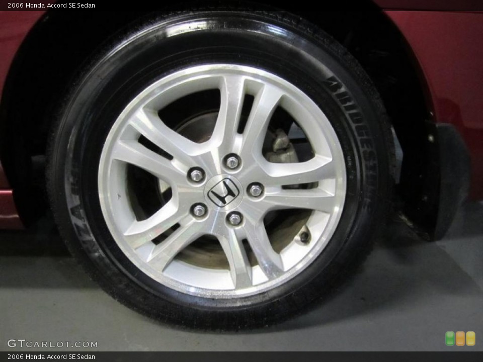 2006 Honda Accord SE Sedan Wheel and Tire Photo #39746262