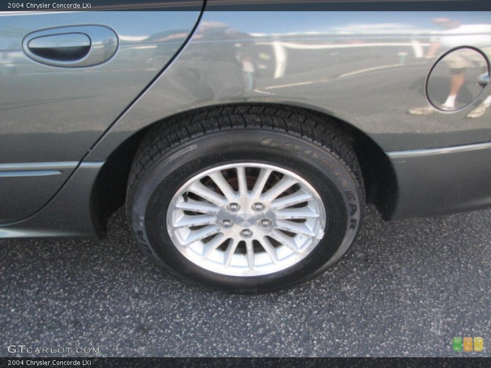 2004 Chrysler Concorde LXi Wheel and Tire Photo #39759958