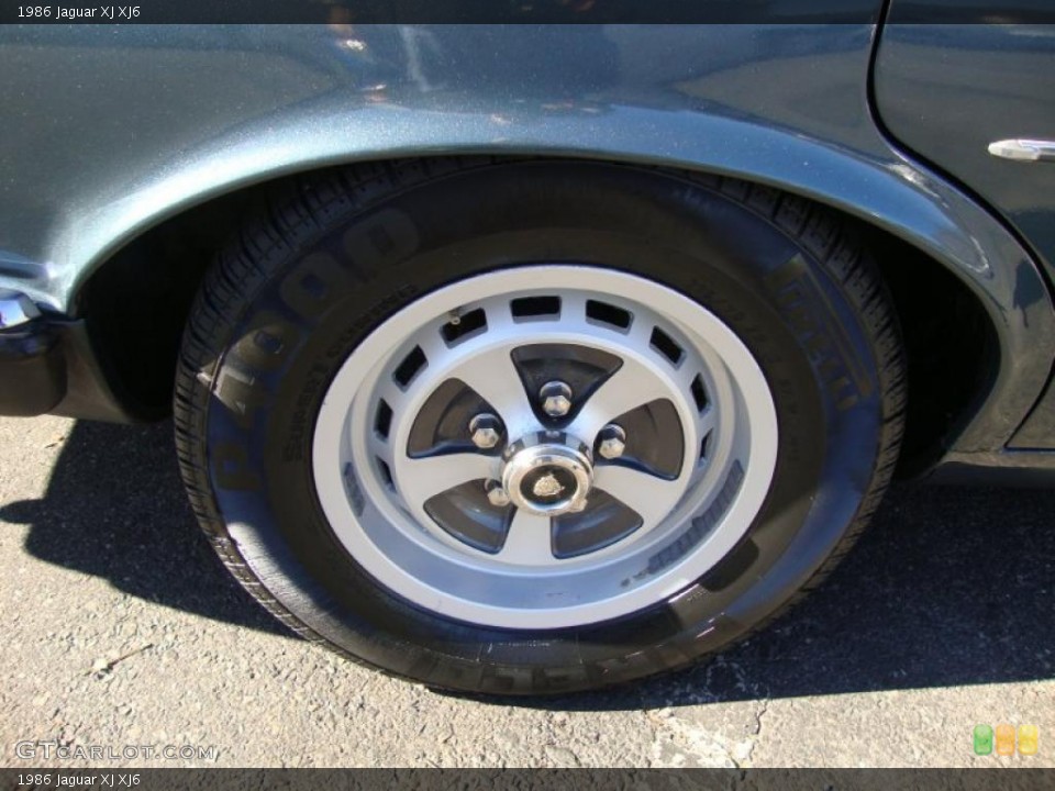 1986 Jaguar XJ XJ6 Wheel and Tire Photo #39766826