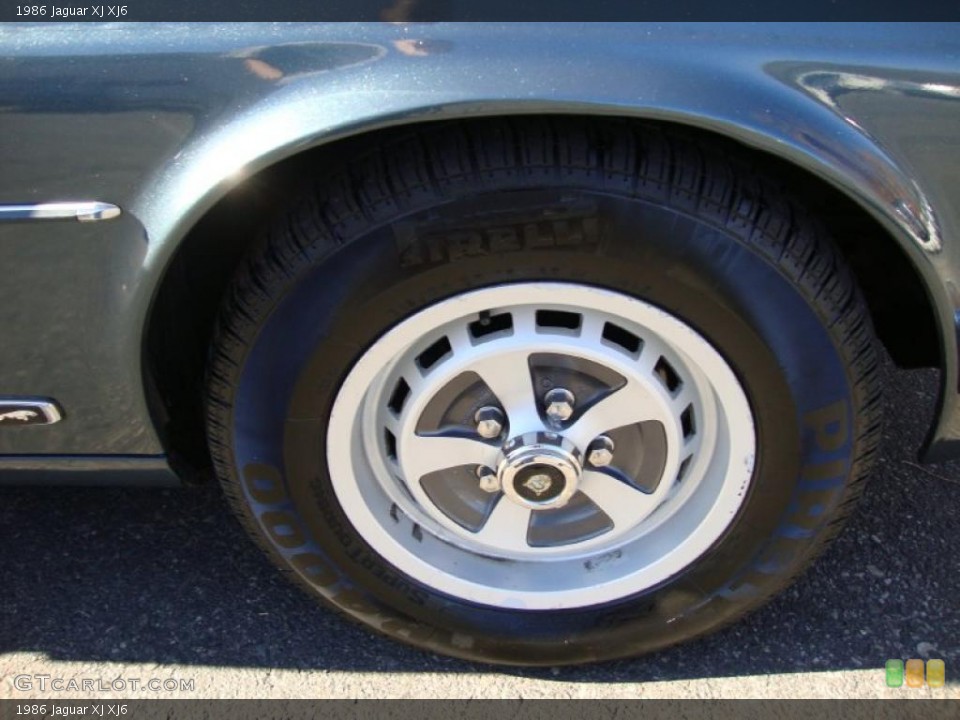 1986 Jaguar XJ XJ6 Wheel and Tire Photo #39766838