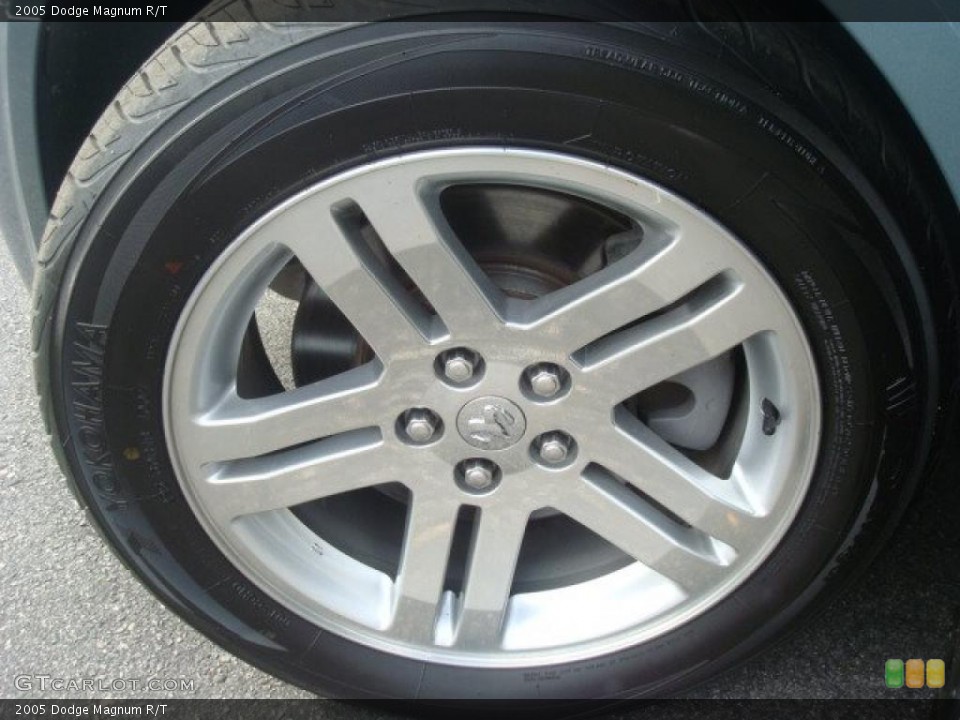 2005 Dodge Magnum R/T Wheel and Tire Photo #39776588