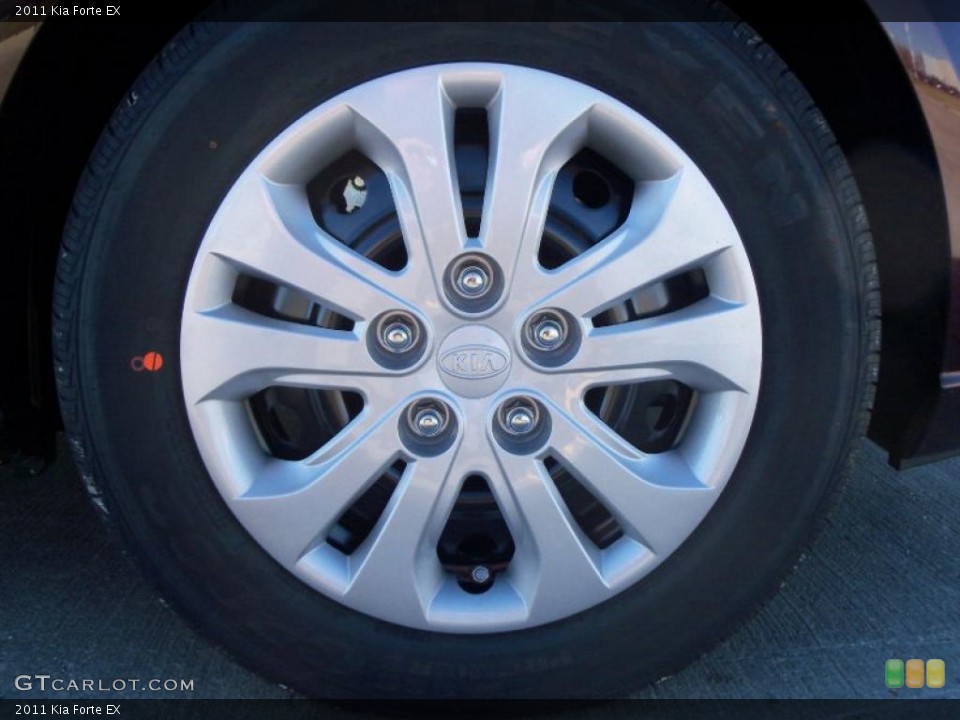 2011 Kia Forte EX Wheel and Tire Photo #39817068