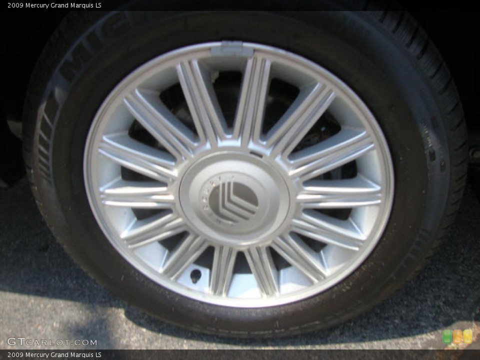 2009 Mercury Grand Marquis LS Wheel and Tire Photo #39860320