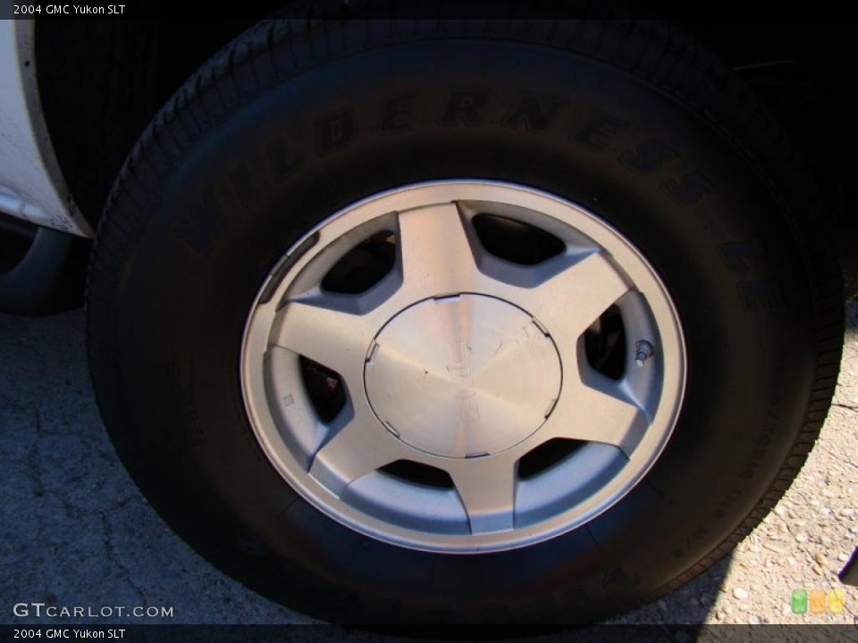 2004 GMC Yukon SLT Wheel and Tire Photo #39881935