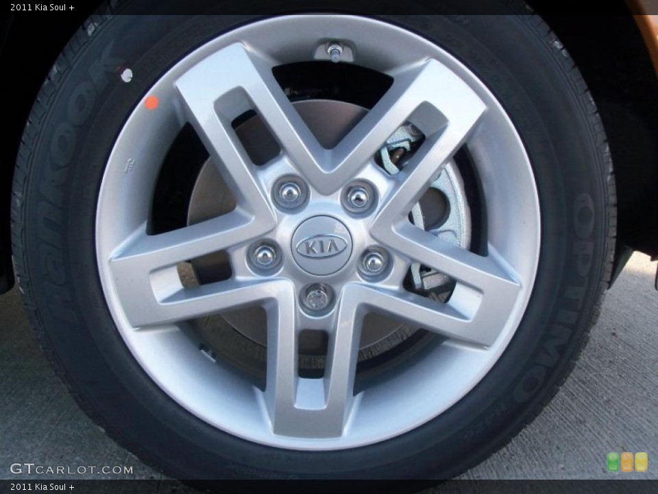 2011 Kia Soul + Wheel and Tire Photo #39891340