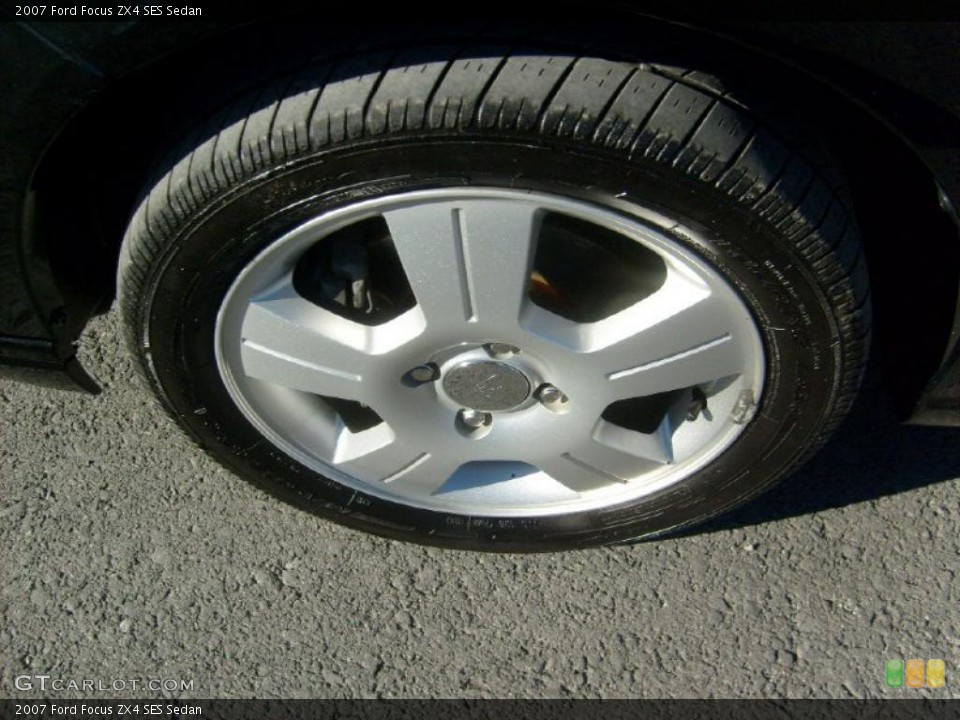 2007 Ford Focus ZX4 SES Sedan Wheel and Tire Photo #39898099