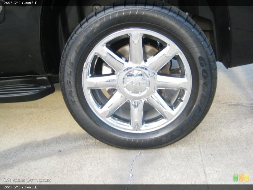 2007 GMC Yukon SLE Wheel and Tire Photo #39902207