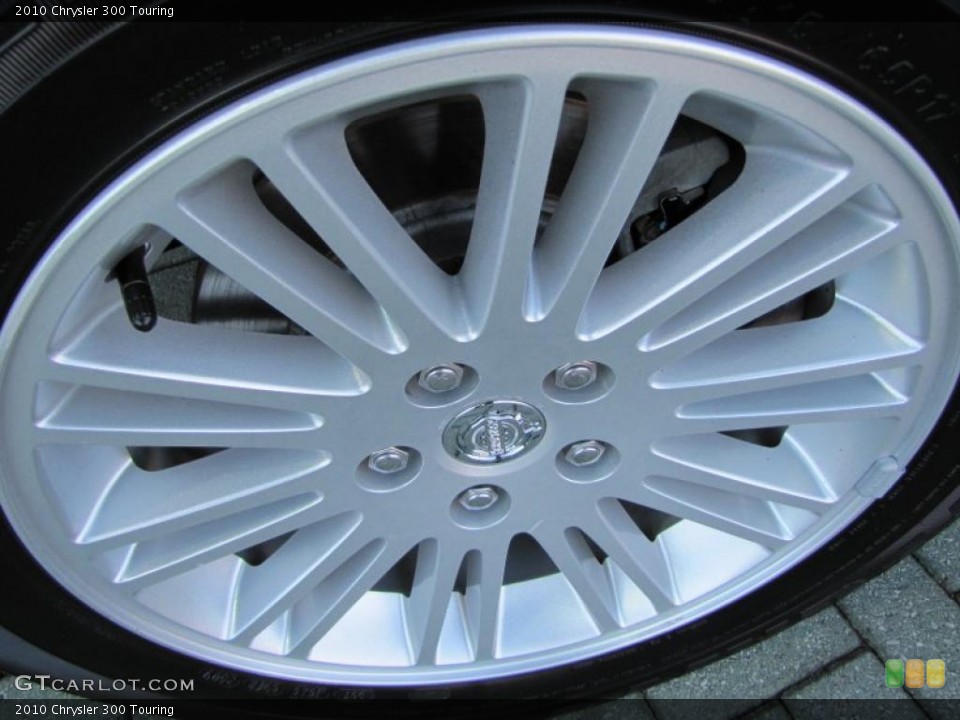 2010 Chrysler 300 Touring Wheel and Tire Photo #39905539
