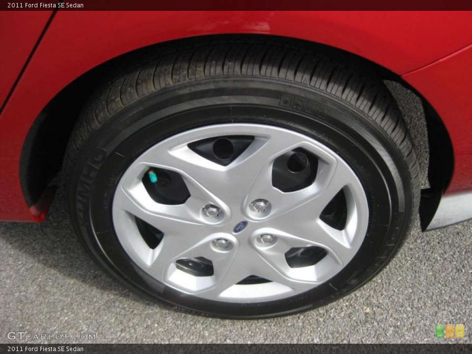 2011 Ford Fiesta SE Sedan Wheel and Tire Photo #39937692