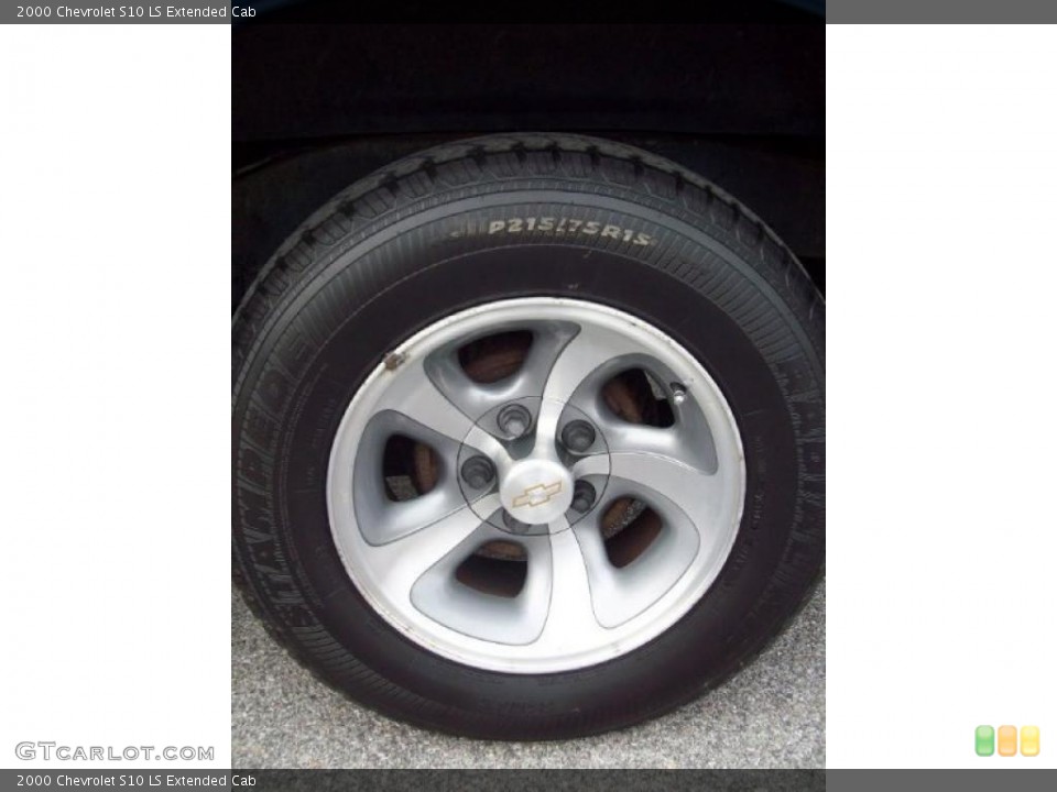 2000 Chevrolet S10 LS Extended Cab Wheel and Tire Photo #39996772