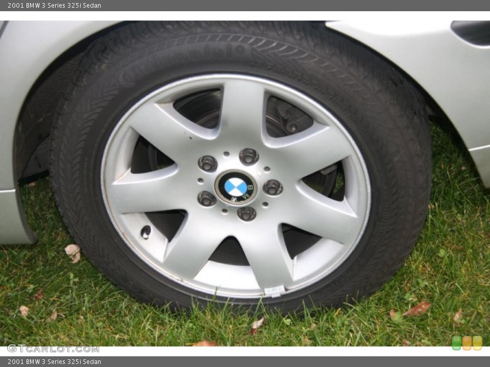 2001 BMW 3 Series 325i Sedan Wheel and Tire Photo #40051878