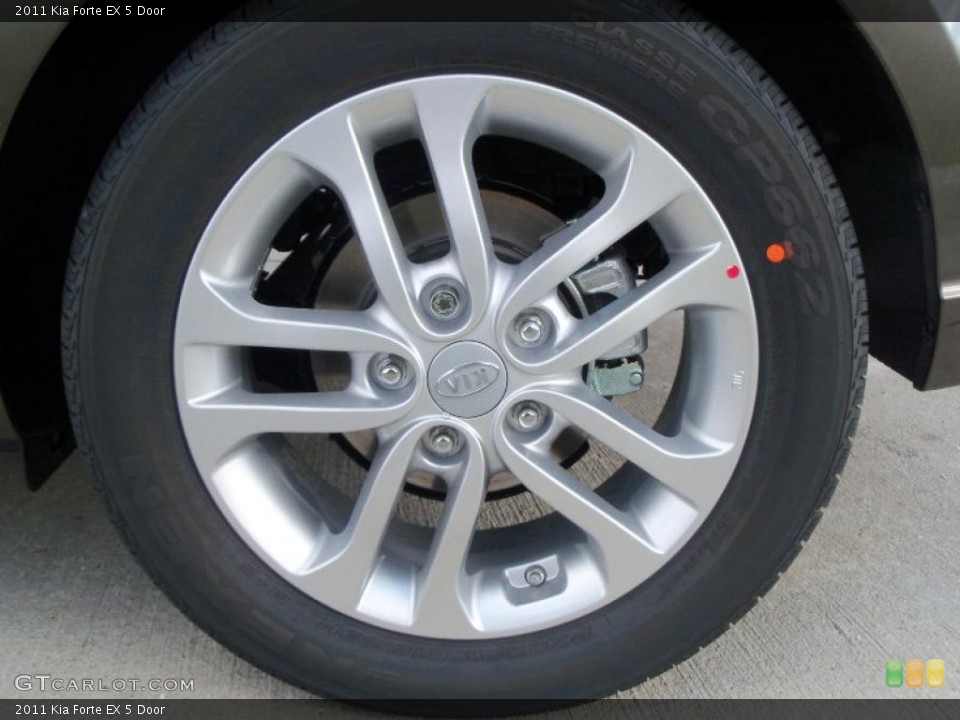 2011 Kia Forte EX 5 Door Wheel and Tire Photo #40076259