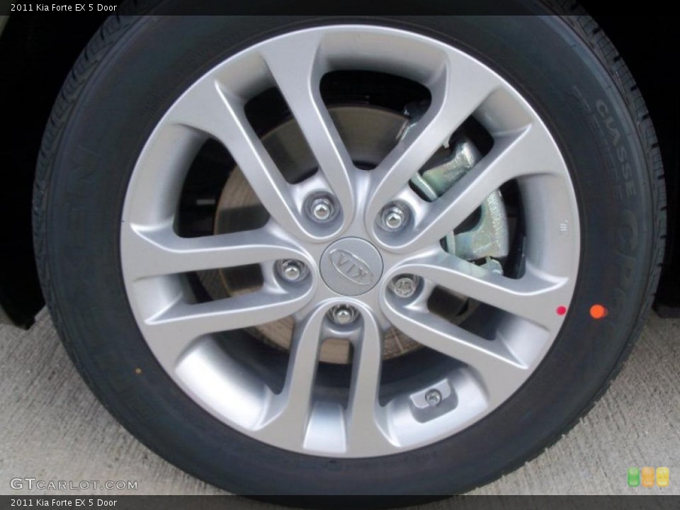 2011 Kia Forte EX 5 Door Wheel and Tire Photo #40076279