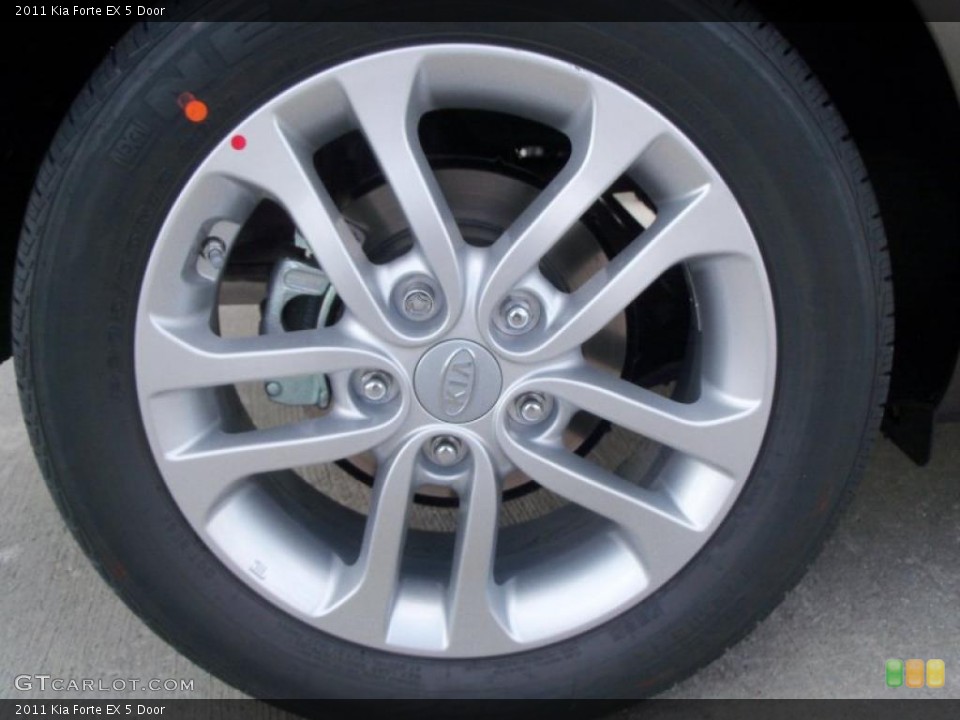 2011 Kia Forte EX 5 Door Wheel and Tire Photo #40076307
