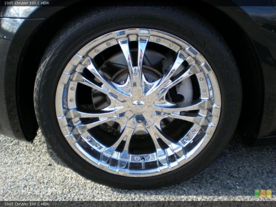 2005 Chrysler 300 Custom Wheel and Tire Photo #40085911
