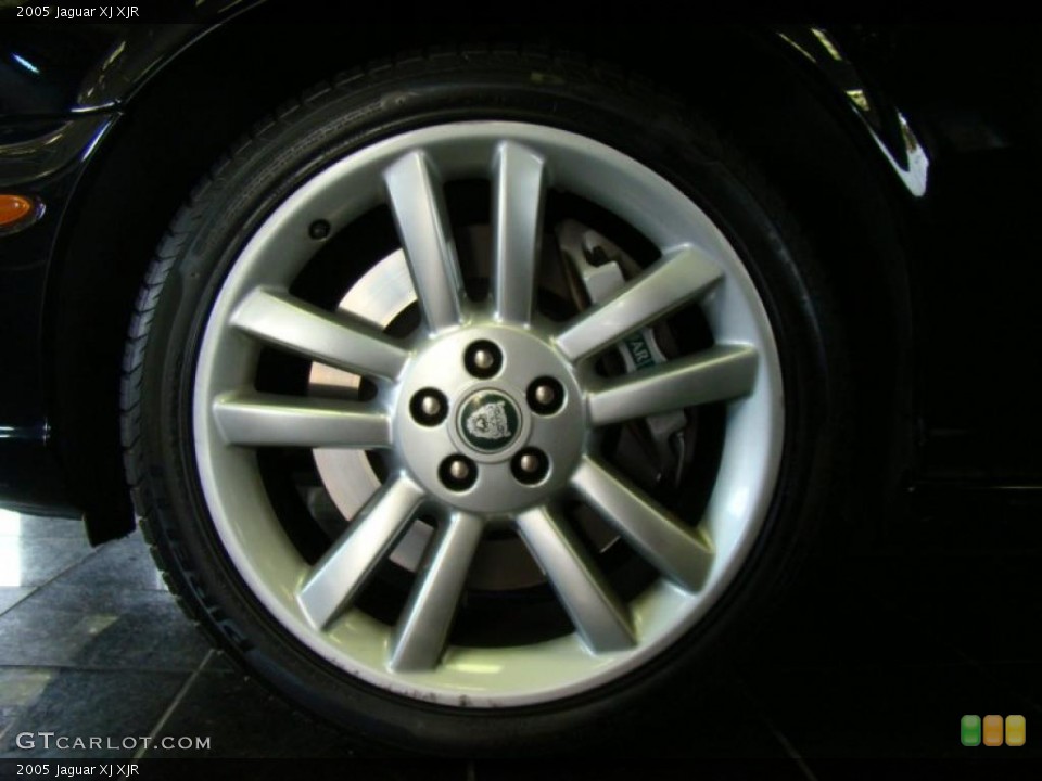 2005 Jaguar XJ XJR Wheel and Tire Photo #40107555