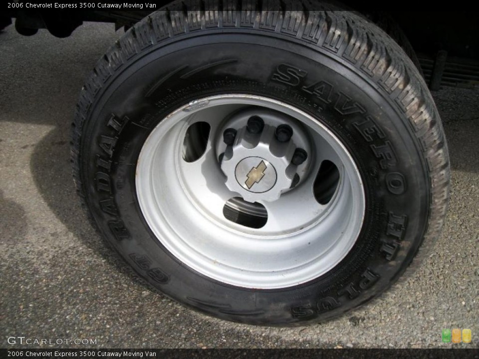 2006 Chevrolet Express 3500 Cutaway Moving Van Wheel and Tire Photo #40109435