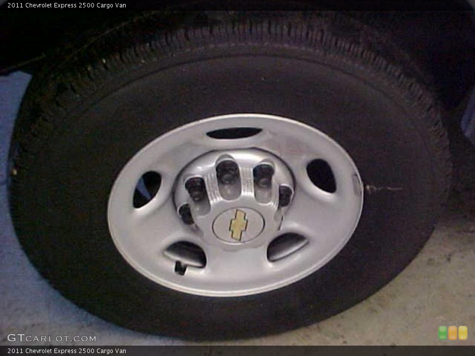 2011 Chevrolet Express 2500 Cargo Van Wheel and Tire Photo #40123435