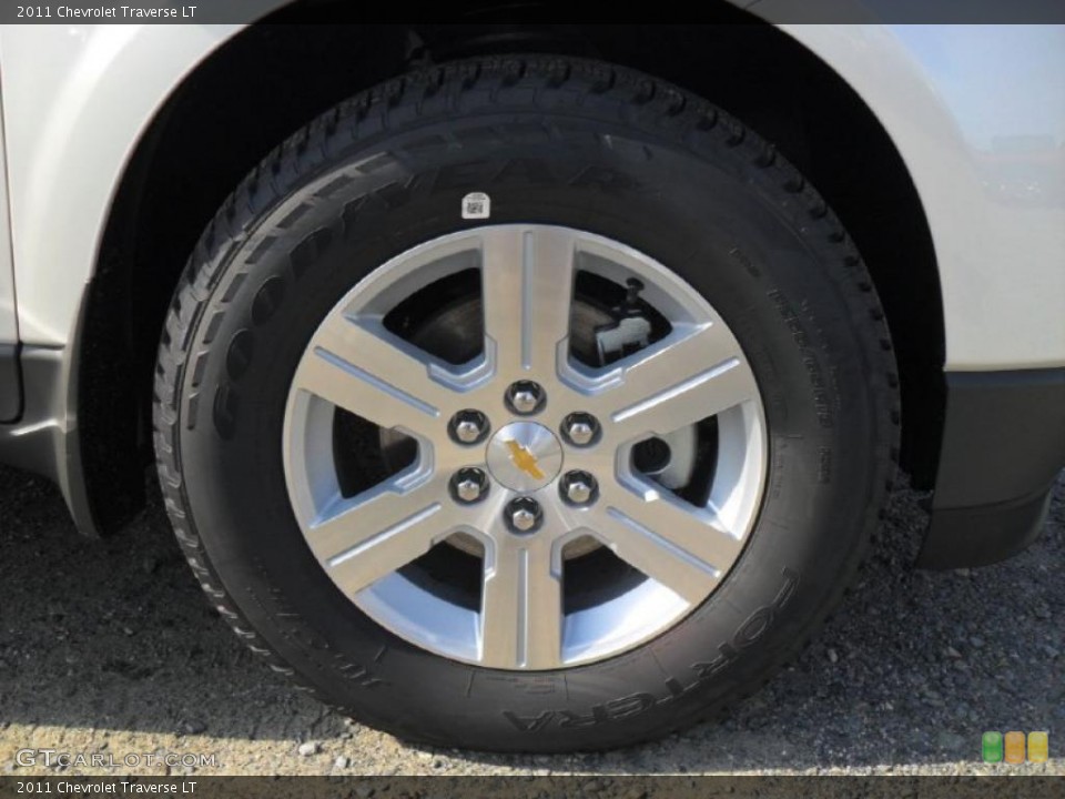 2011 Chevrolet Traverse LT Wheel and Tire Photo #40157321