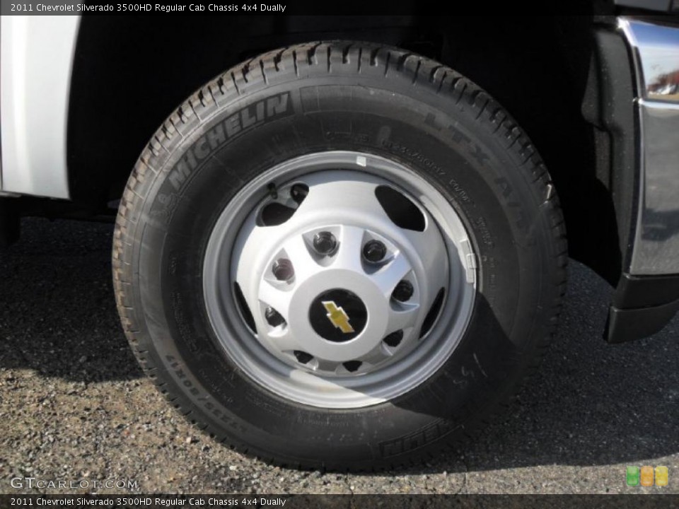 2011 Chevrolet Silverado 3500HD Regular Cab Chassis 4x4 Dually Wheel and Tire Photo #40157677