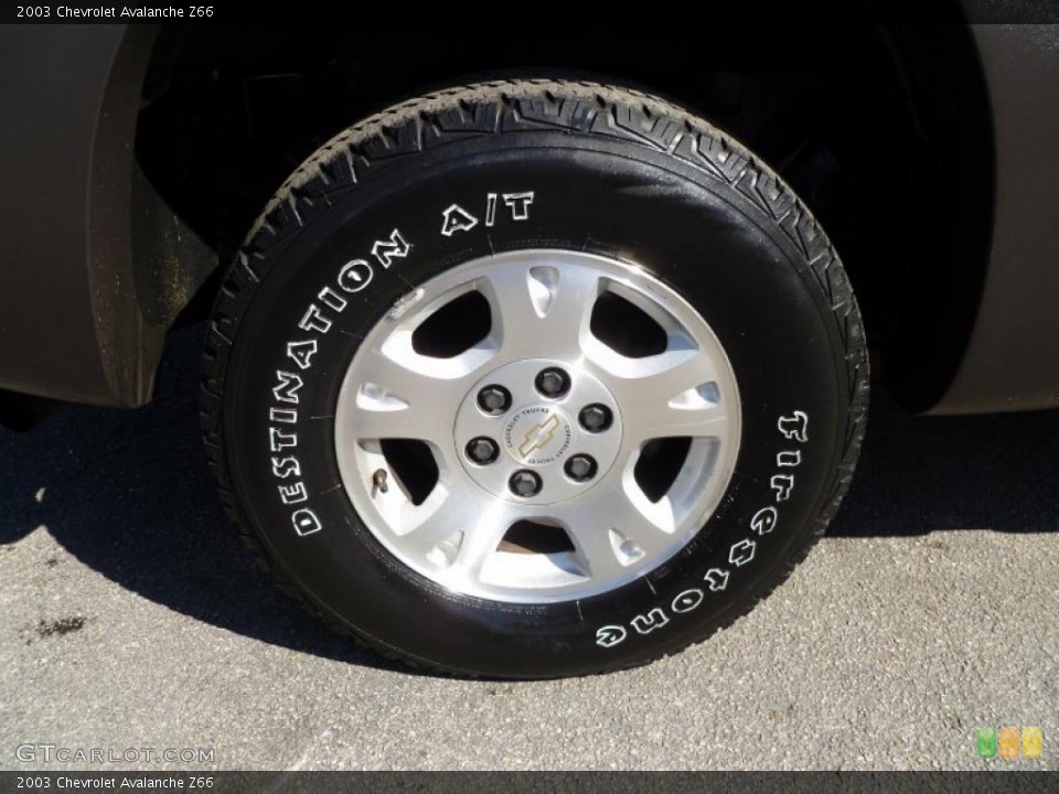 2003 Chevrolet Avalanche Z66 Wheel and Tire Photo #40173041