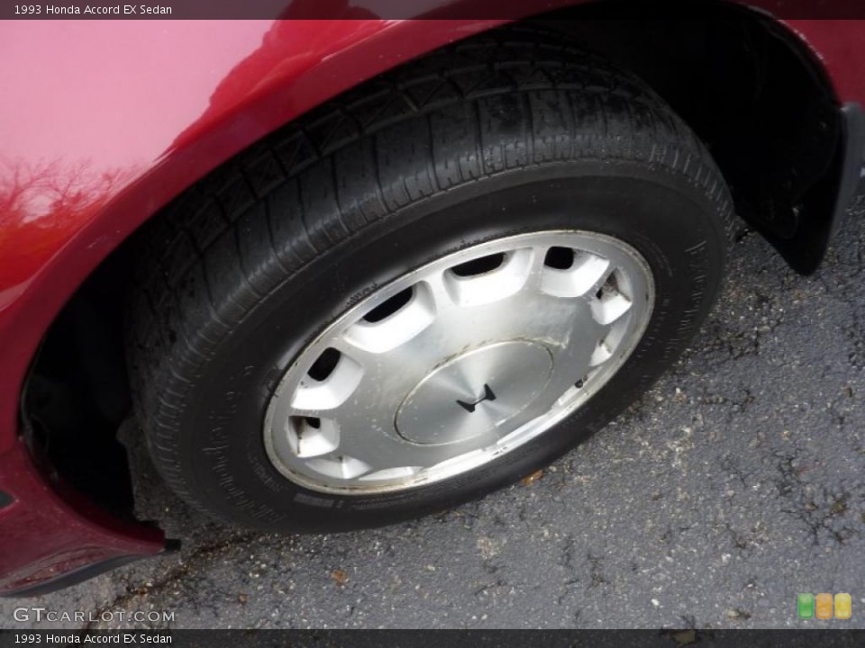 1993 Honda Accord EX Sedan Wheel and Tire Photo #40208753
