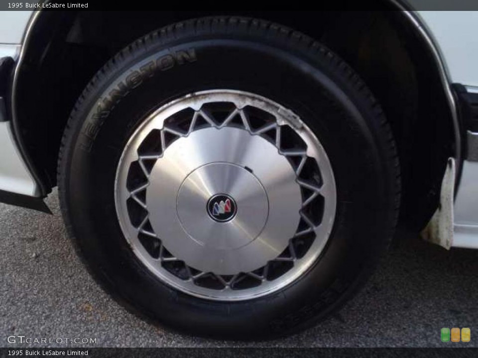 1995 Buick LeSabre Limited Wheel and Tire Photo #40220762