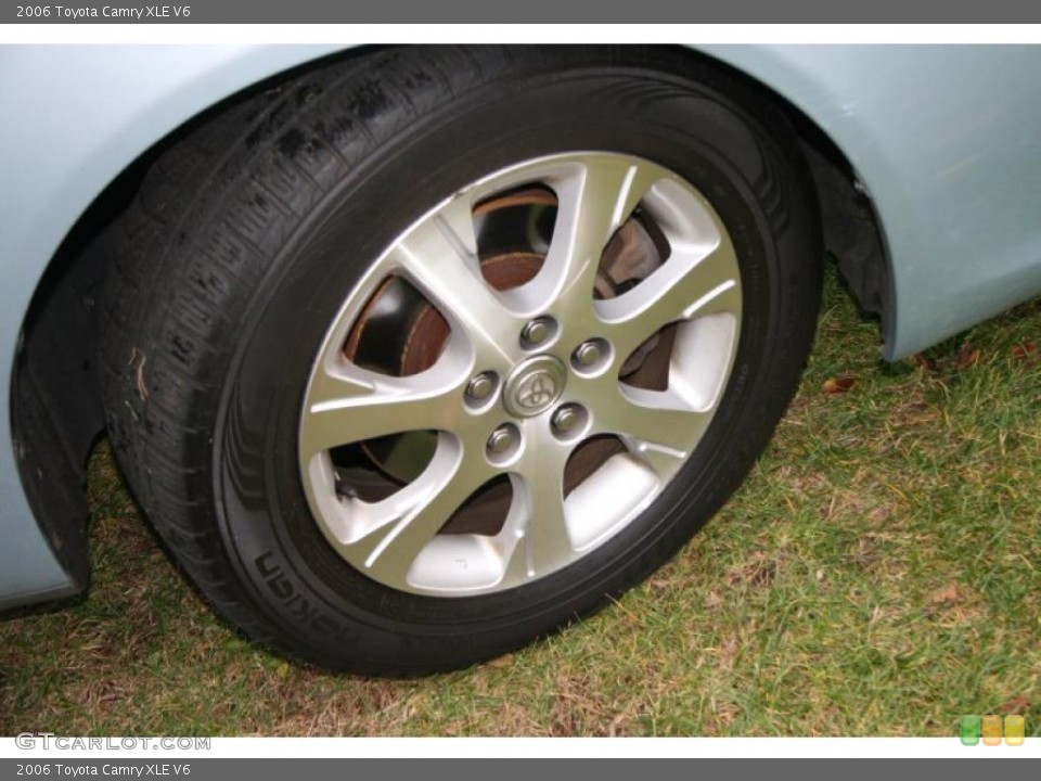 2006 Toyota Camry XLE V6 Wheel and Tire Photo #40326608