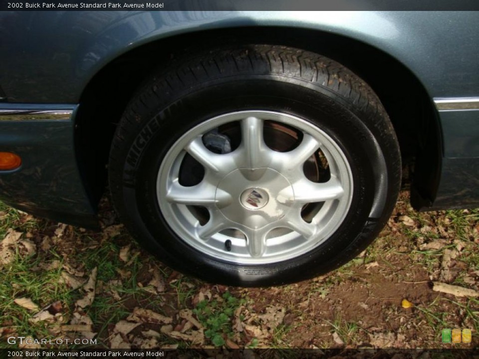 2002 Buick Park Avenue  Wheel and Tire Photo #40346382