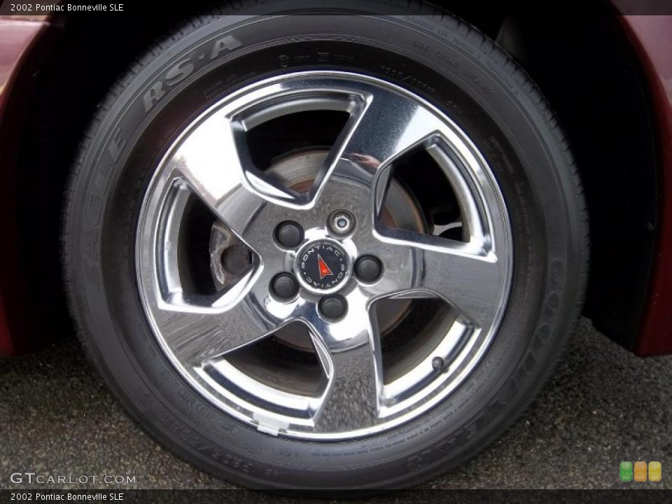 2002 Pontiac Bonneville SLE Wheel and Tire Photo #40358757
