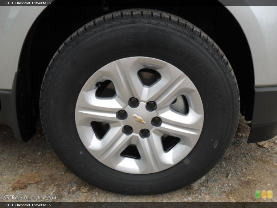 2011 Chevrolet Traverse LS Wheel and Tire Photo #40380145