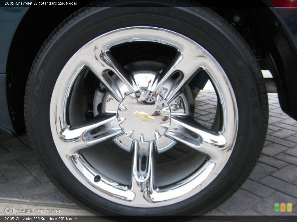 2005 Chevrolet SSR  Wheel and Tire Photo #40387601