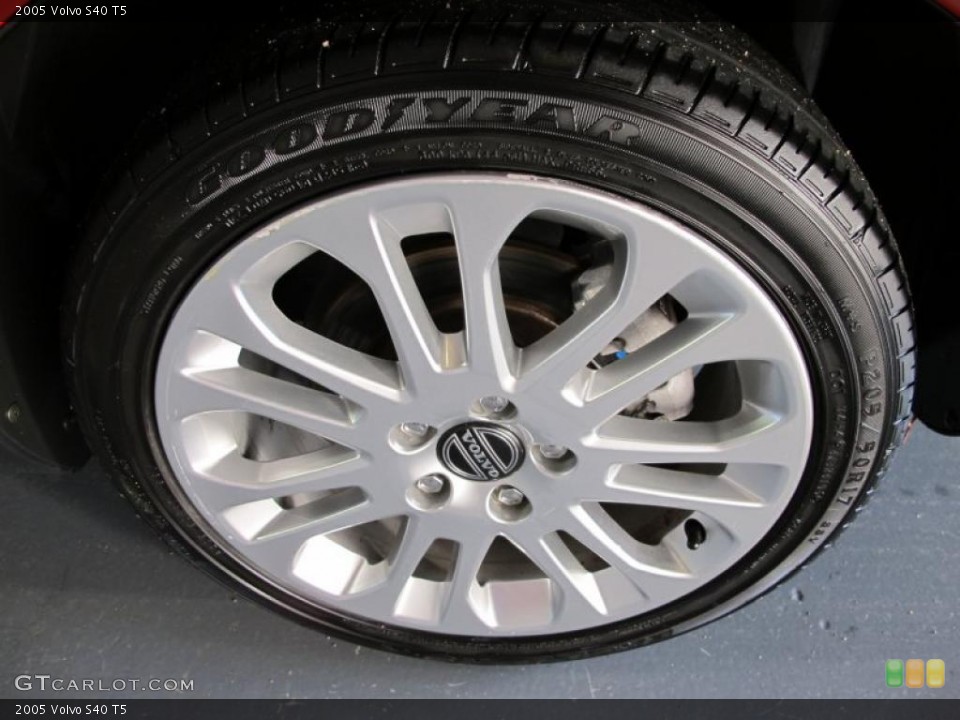 2005 Volvo S40 T5 Wheel and Tire Photo #40424695