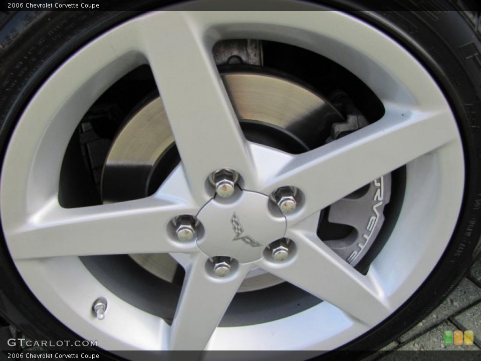 2006 Chevrolet Corvette Coupe Wheel and Tire Photo #40430396