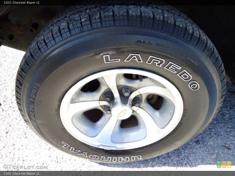 2002 Chevrolet Blazer LS Wheel and Tire Photo #40435204