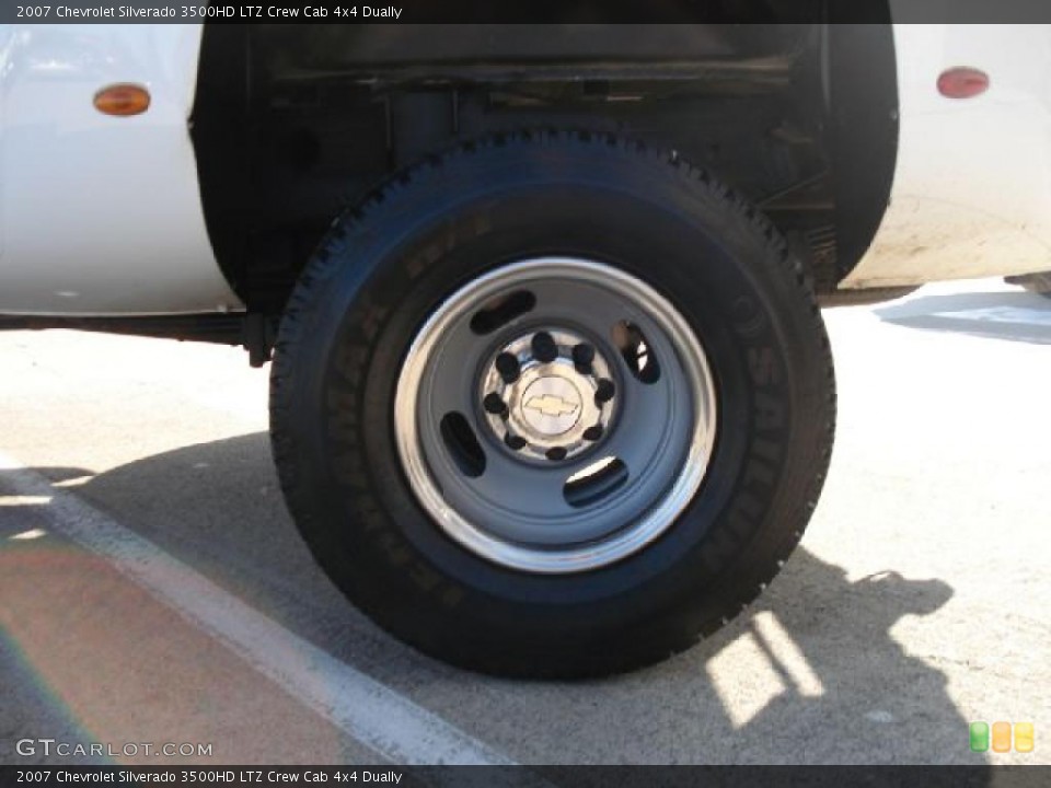 2007 Chevrolet Silverado 3500HD LTZ Crew Cab 4x4 Dually Wheel and Tire Photo #40465391
