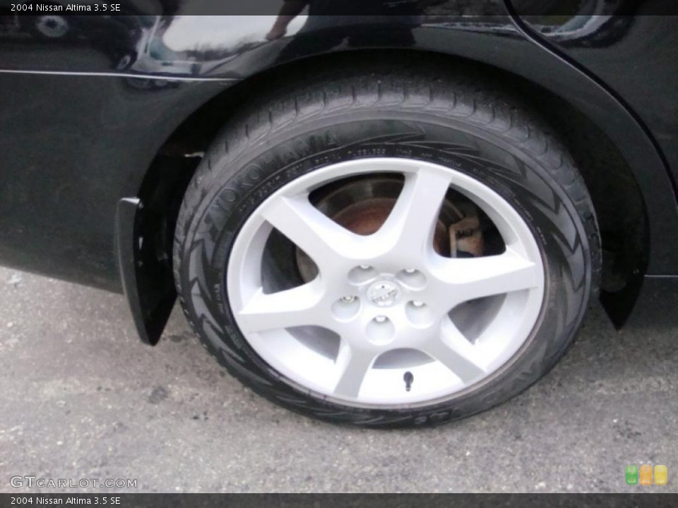 2004 Nissan Altima 3.5 SE Wheel and Tire Photo #40495606