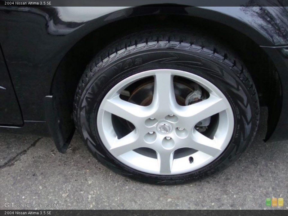 2004 Nissan Altima 3.5 SE Wheel and Tire Photo #40495622